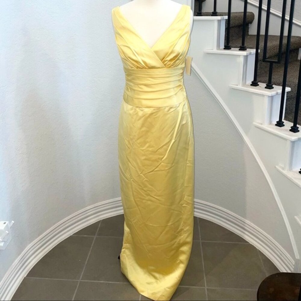 New with tags sleeveless v-neck ruched satin pale yellow dress with back slit. 8